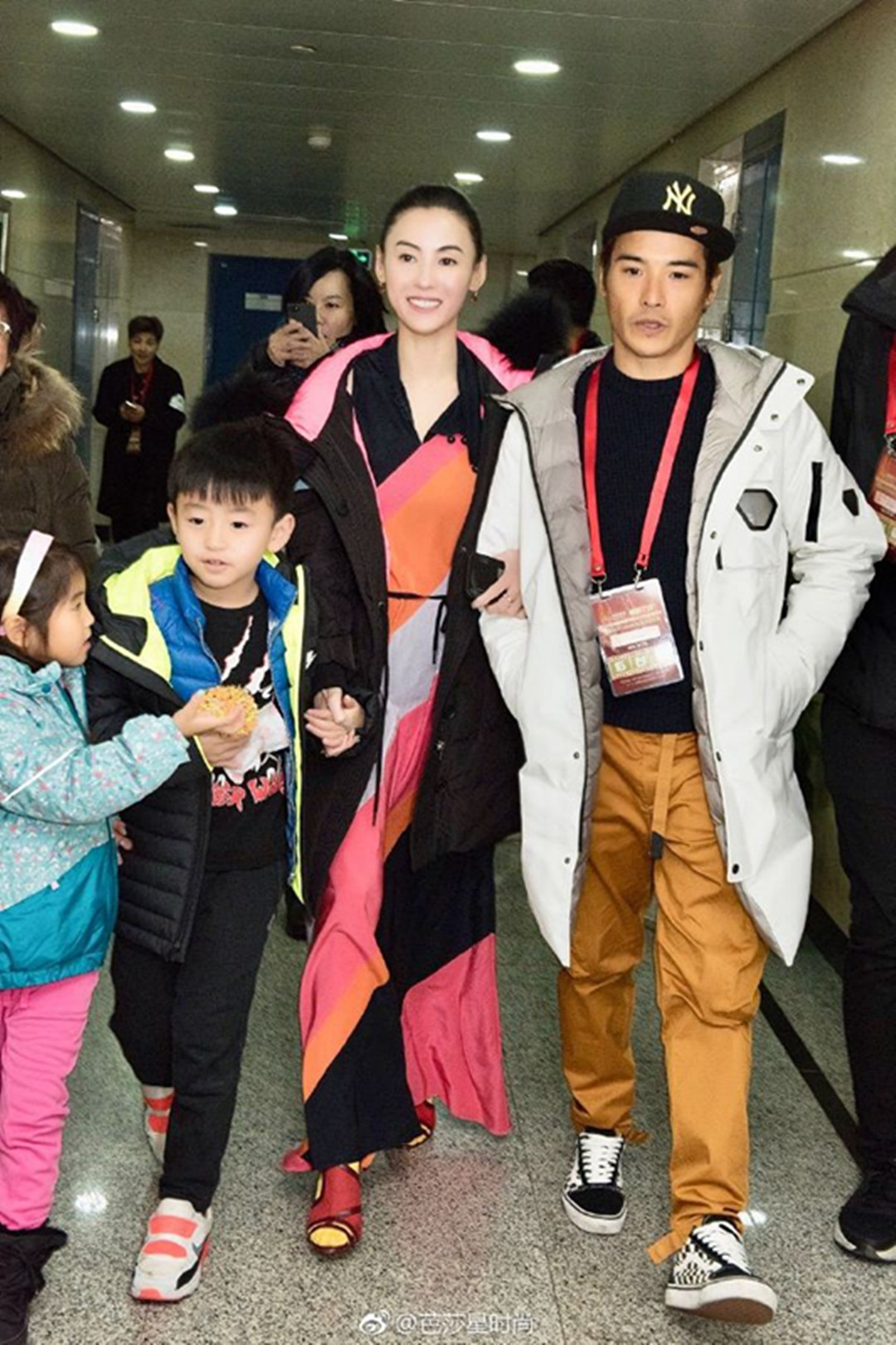 谢霆锋不想见儿子,张柏芝带小Q开工献唱《星语