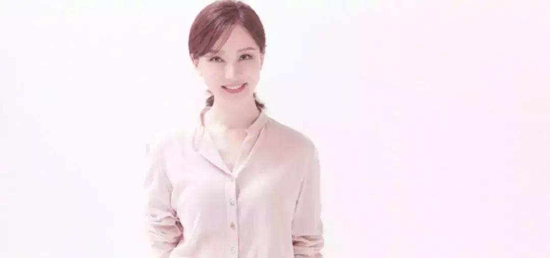 看完这个女人的前半生, 我才明白40岁的女人有多美, 她就是陈数