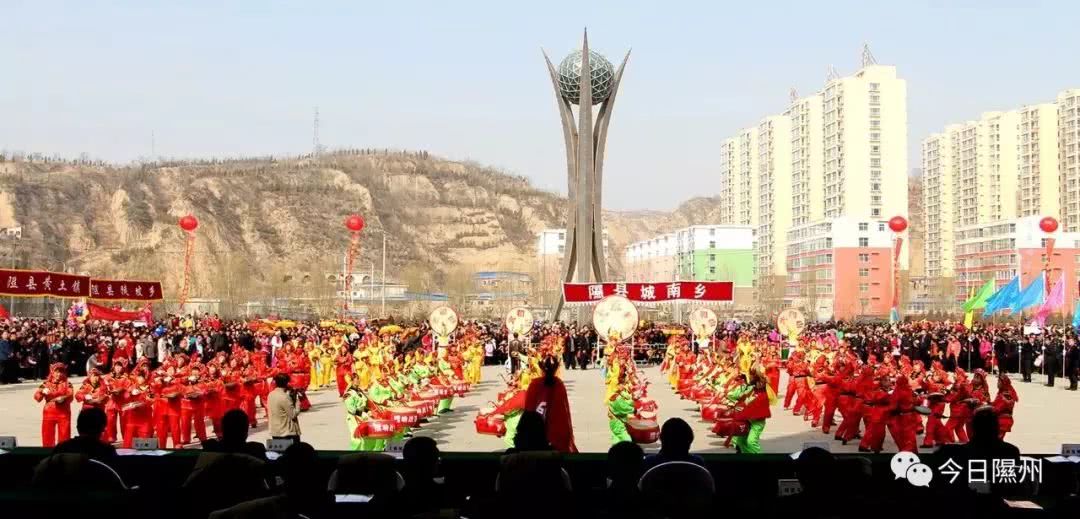 隰县2018年元宵节社火表演现场热闹非凡!十里八乡的都
