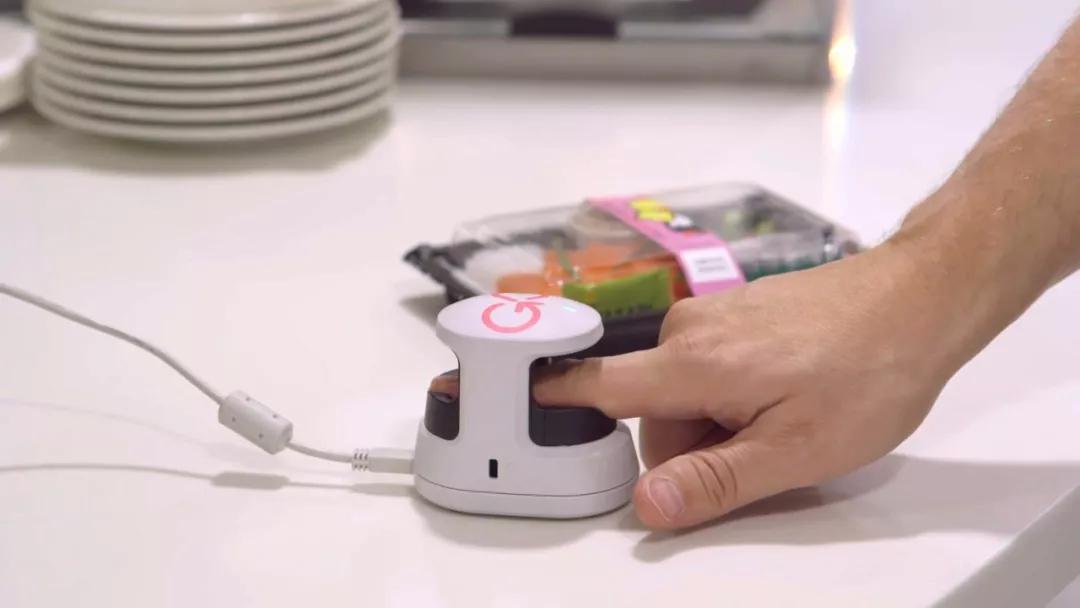 老外不服支付宝微信,发明手指静脉支付,不带手