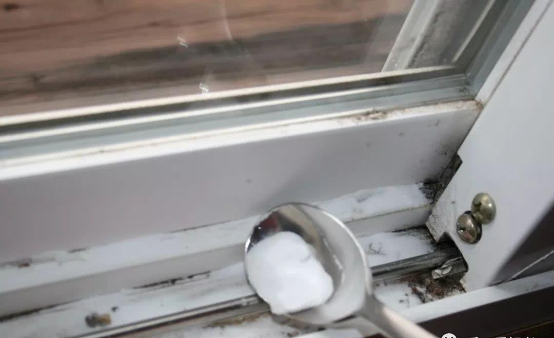 春节扫除,一瓶小苏打就搞定的事,就别浪费钱买