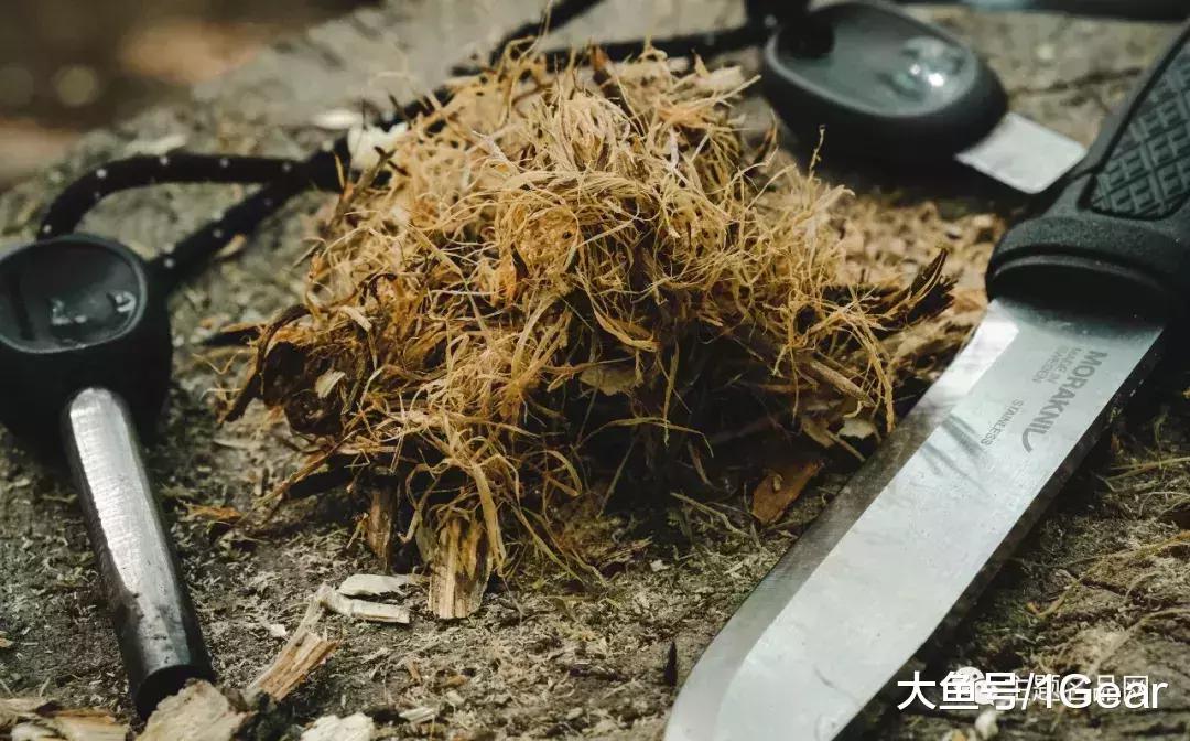 莫拉黑客直刀测评: 一把EDCers买到就是赚到的野外生存刀!