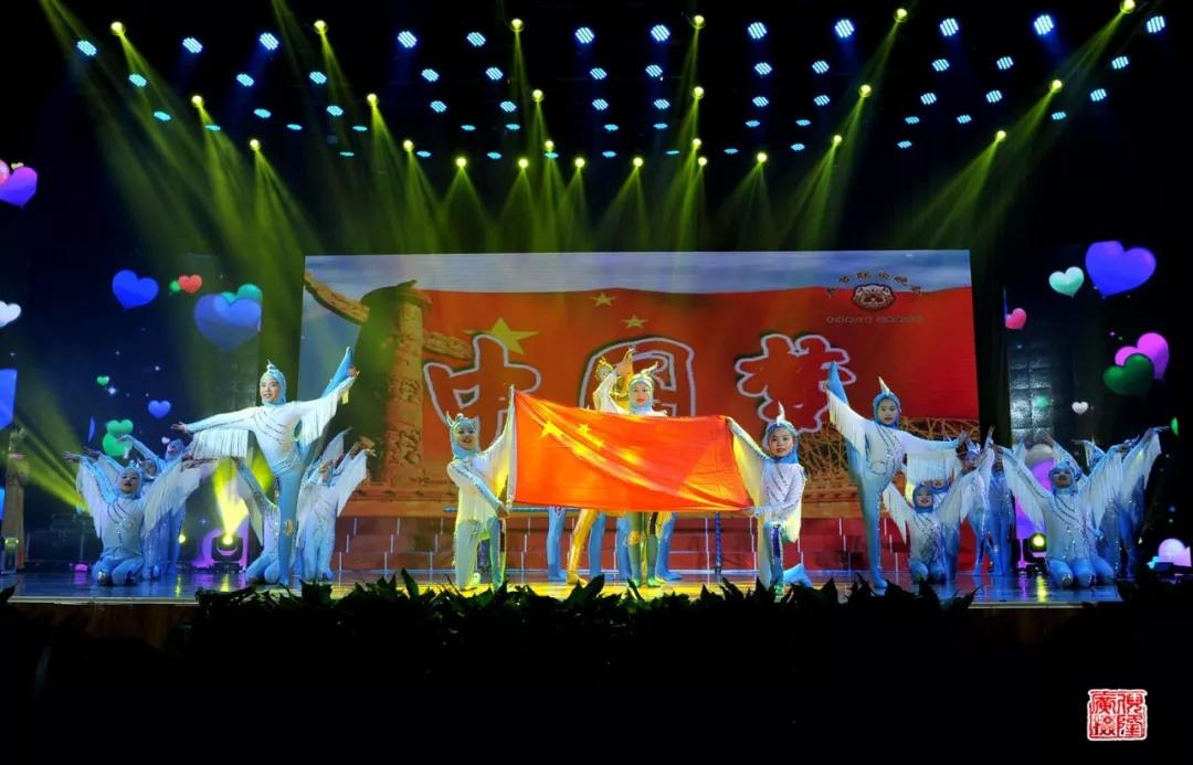 石首市2018年春晚浓情上演,你最爱哪个节目?