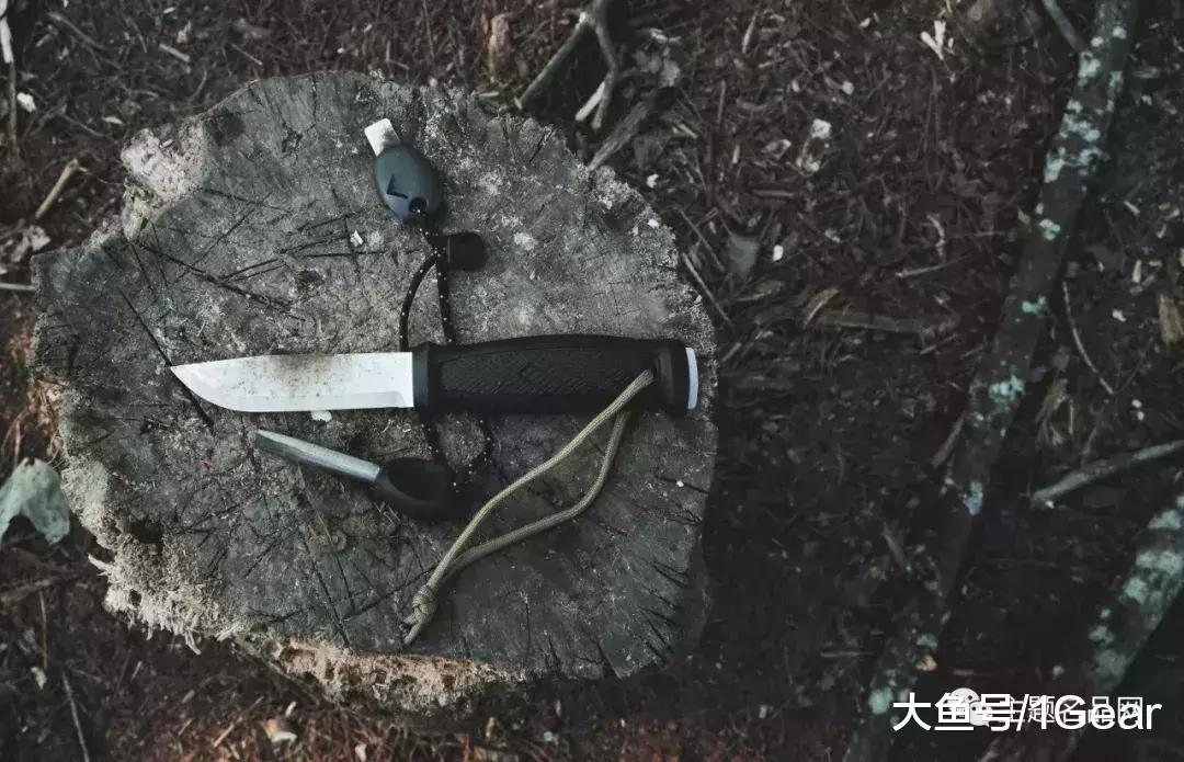 莫拉黑客直刀测评: 一把EDCers买到就是赚到的野外生存刀!