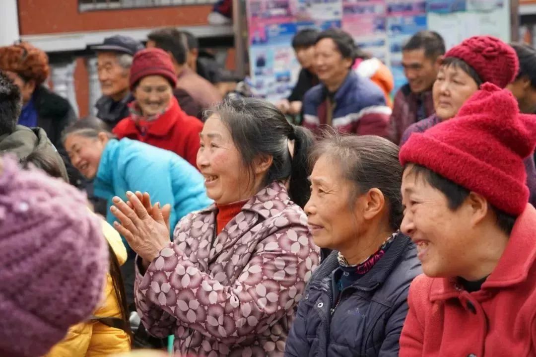 洪雅开展2018喜迎新春文化下乡惠民演出活动