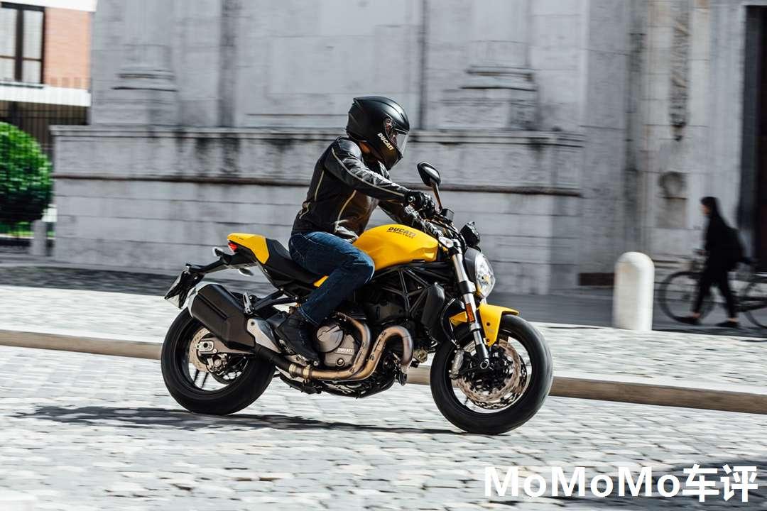 杜卡迪!怪兽出没,试驾2018新款Monster 821