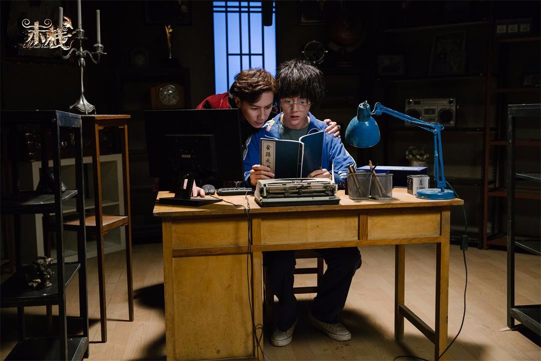 《末栈之望子成龙》发布海报及剧照 黑色童话旋风继续