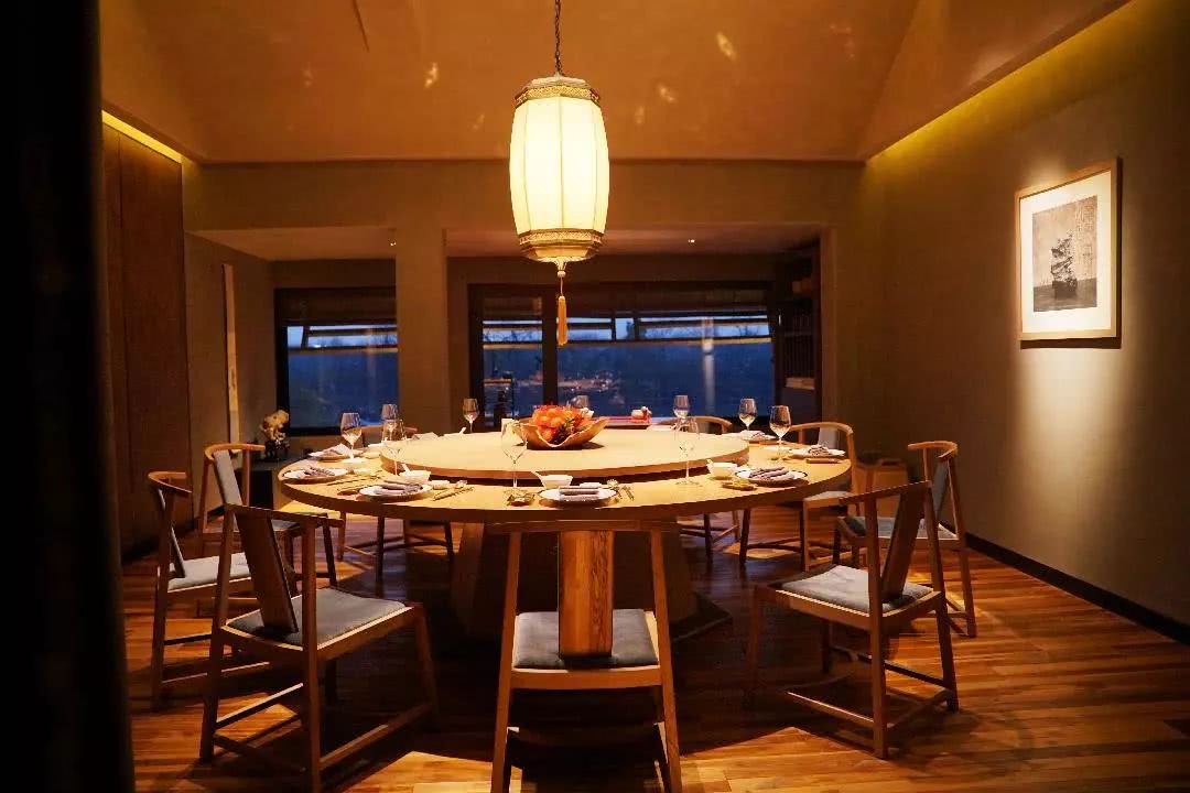 欣欣向荣新荣记