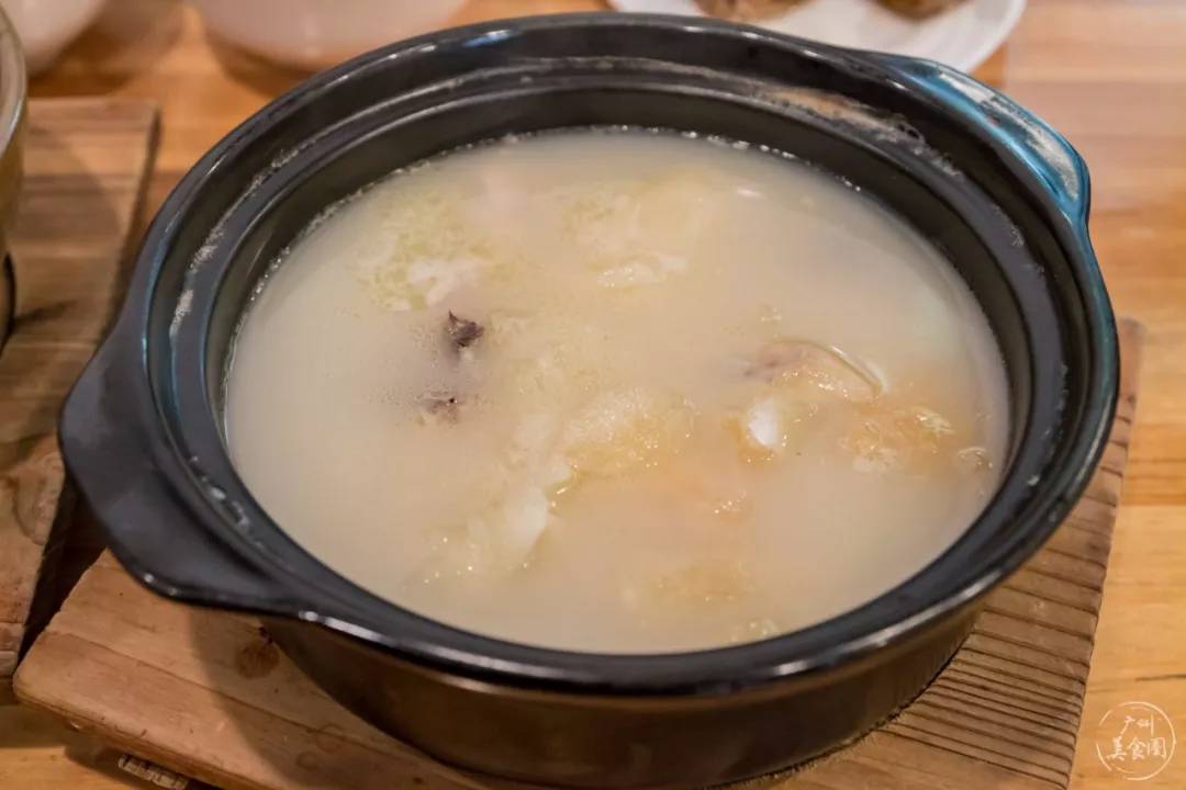 据说住在江南西的街坊们懒得煲汤时,很多都去这间店打包