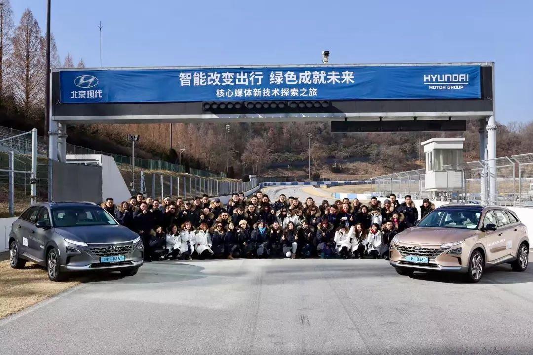 充气5分钟, 续航超600公里, 海外探秘北京现代氢燃料电池车NEXO