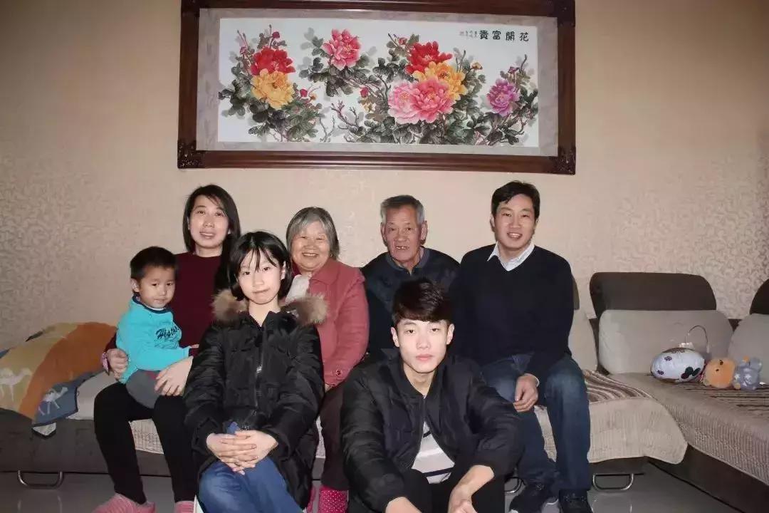 人事处 韩学峰家庭 编辑器韩学锋,校人事处科长,妻子姬国静在解放农商
