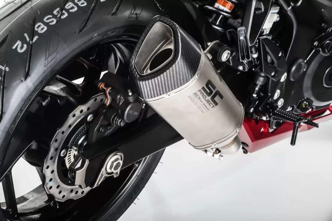 铃木改装版GSX-S750将在罗马摩托日展出