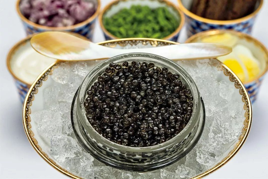 世界最顶级鱼子酱中国造:一粒4块钱,一小勺就卖500元!