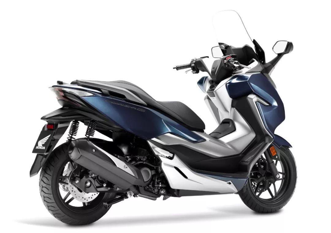 本田全新一代中型踏板2018款NSS300 Forza