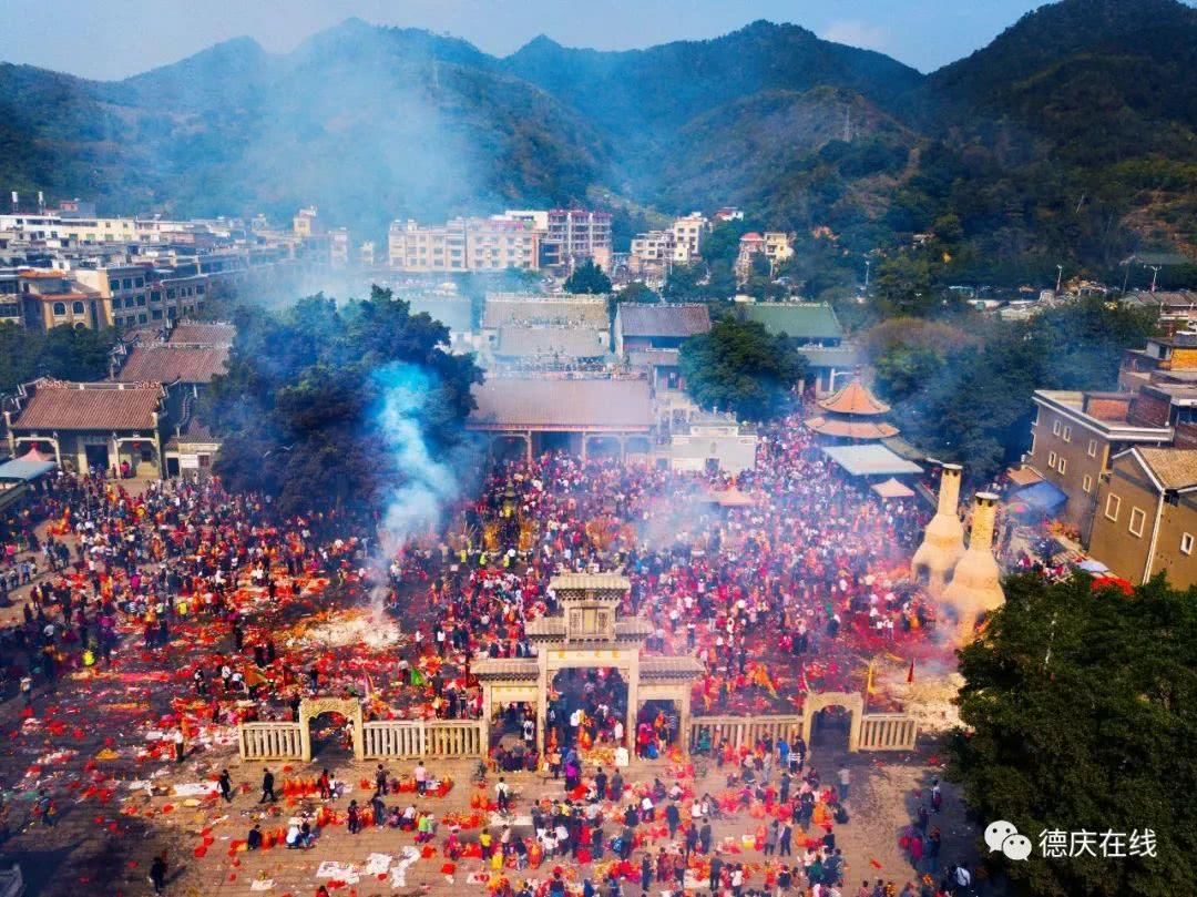 航拍视频!直击德庆龙母祖庙开金印,史上最火爆,景区不得不通宵