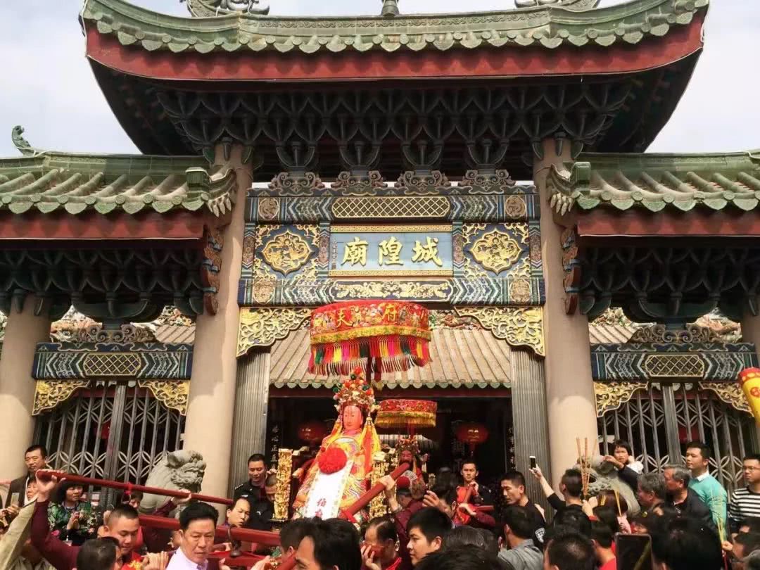 全城出动，人山人海！揭阳城隍大老爷正月廿三出巡！！