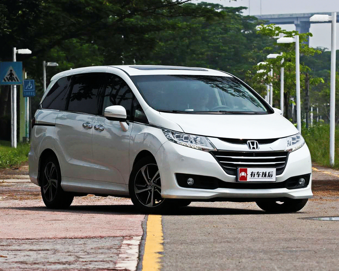 同级别没其他对手!这两台家用保姆车谁的性价比高?