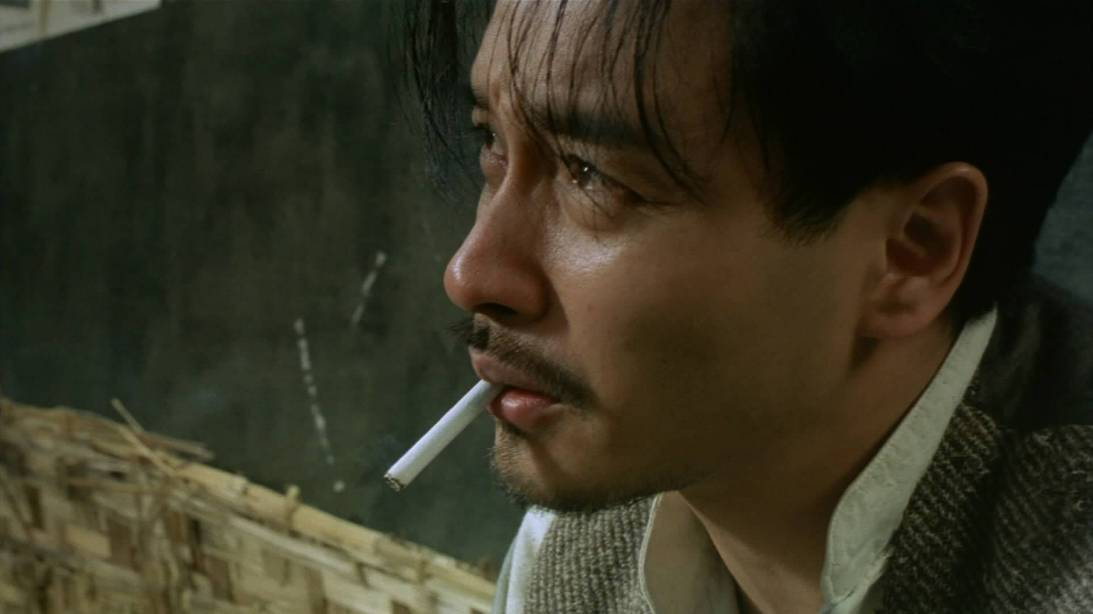 十大明星抽烟剧照,星爷哥哥伟仔略显忧郁,发哥万子霸气侧漏