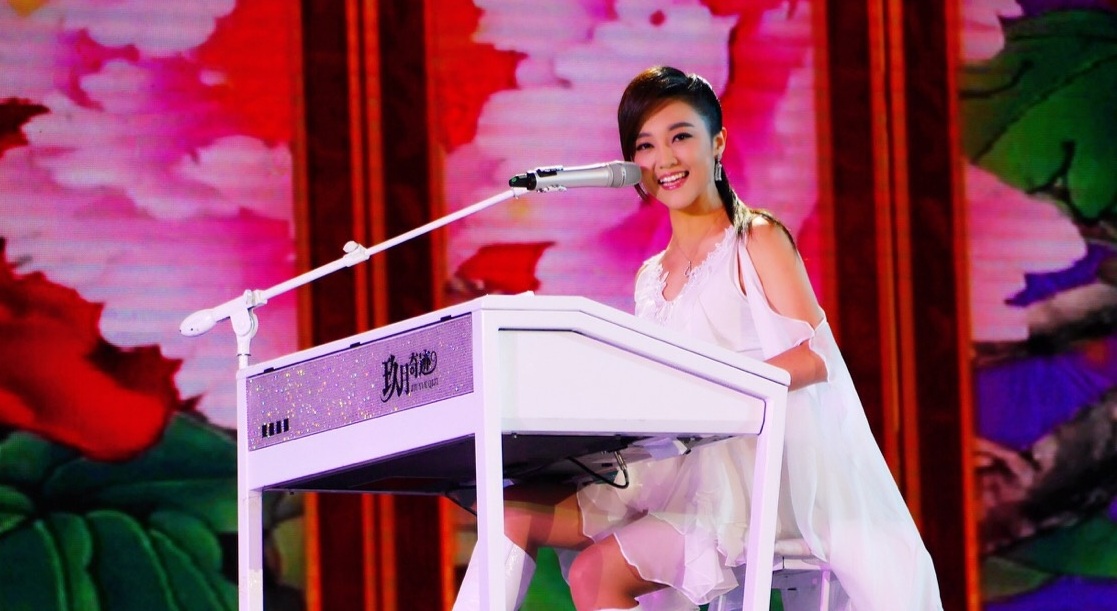 玖月奇迹王小玮生活照，网友吐槽：一朵鲜花插在牛粪上|玖月奇迹|王小玮 