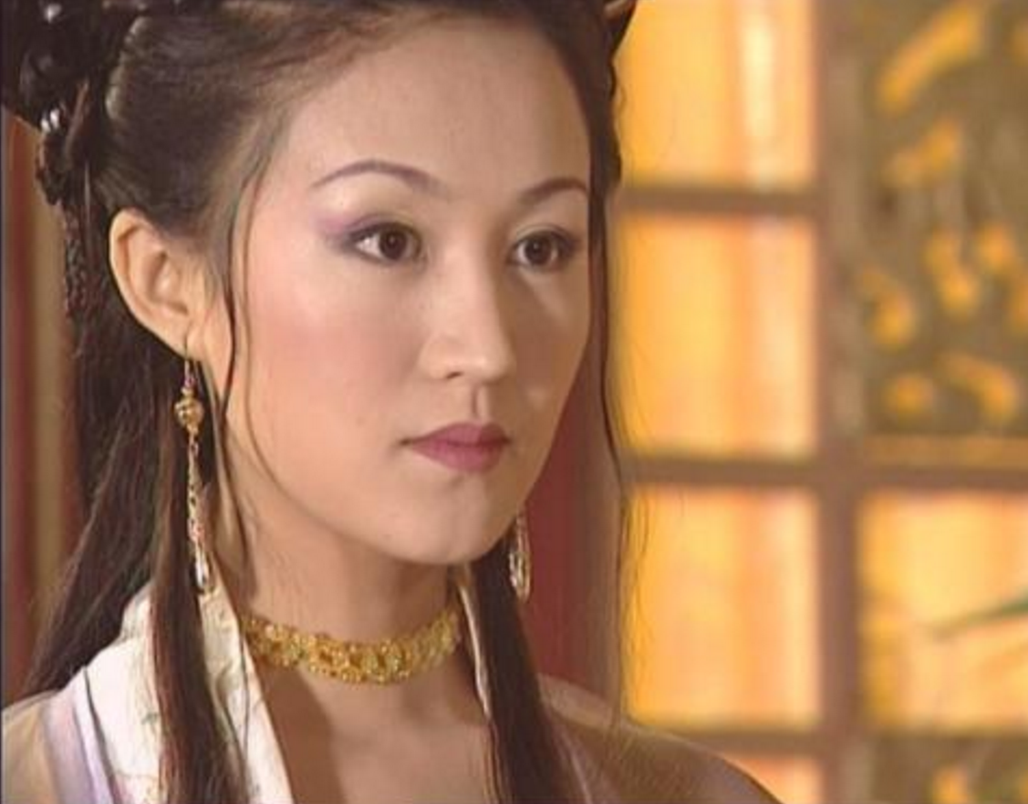 古装剧里有梅兰竹菊四妃:林心如冷艳如梅,鲍蕾的菊妃