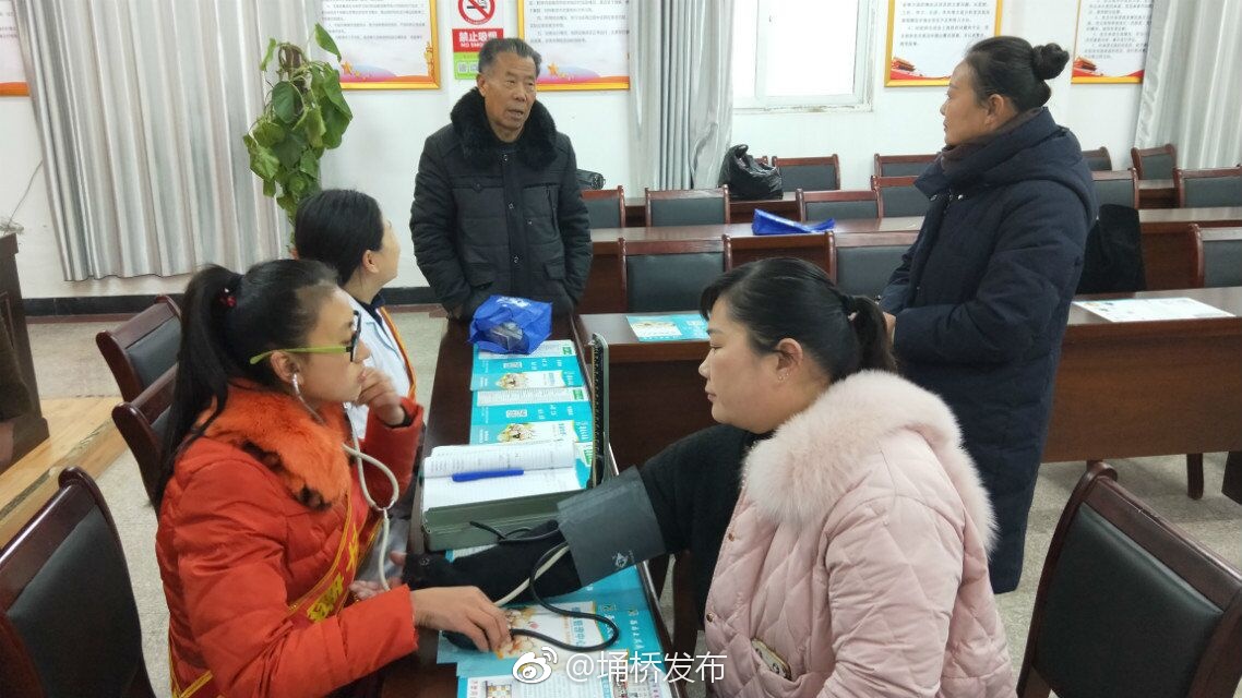 里湾街道南方社区开展医疗卫生志愿者服务队进