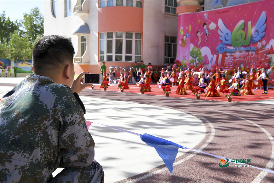 2017军旅影像:戍边人的小镜头 永远为战友守候