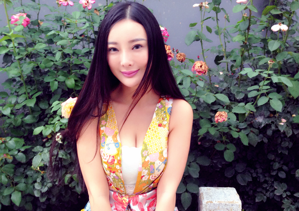 王李丹妮为啥还是单身？网友回复真是绝了：太大了无法掌握！