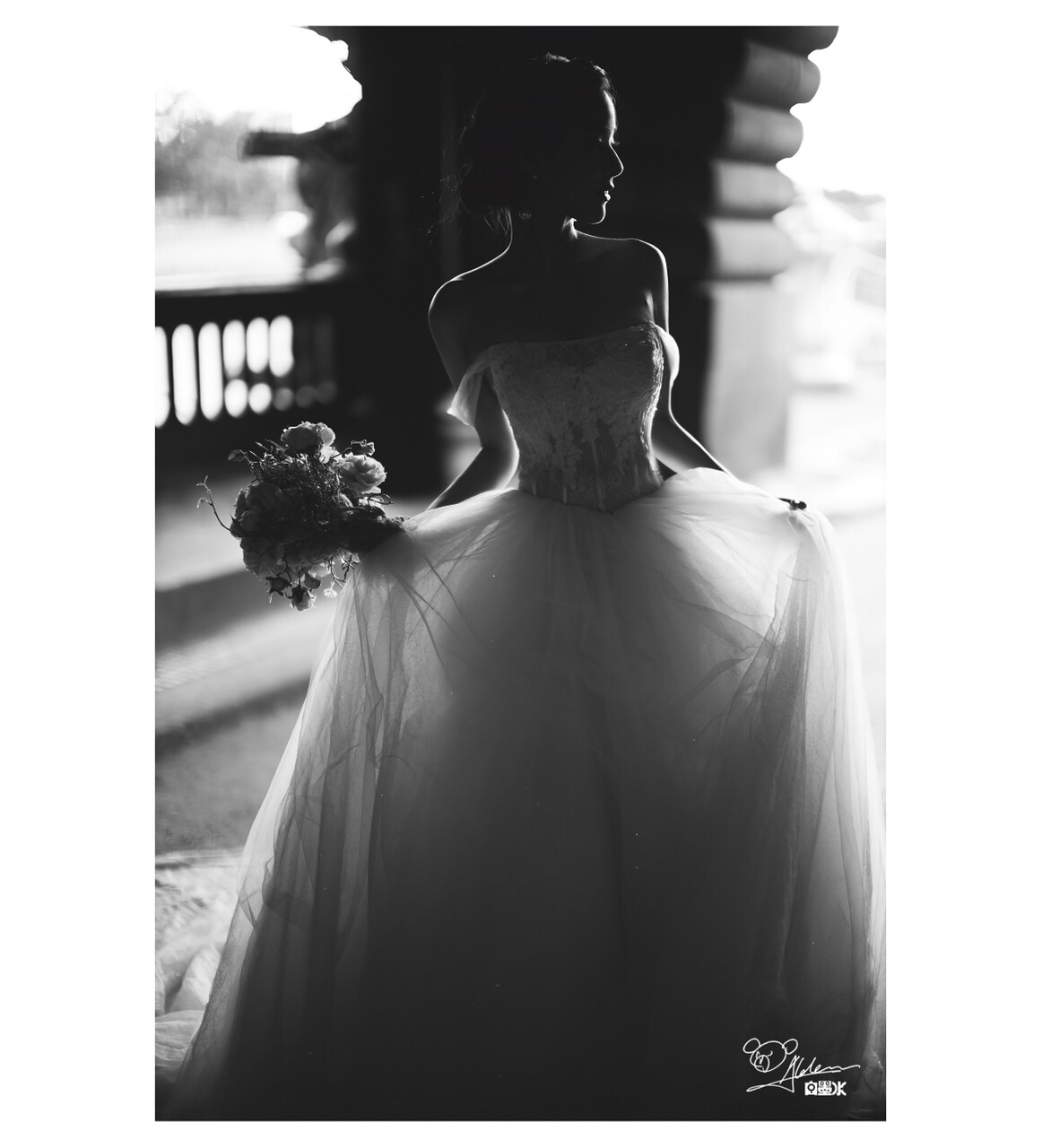 巴黎黑白婚纱照可以这么拍遇到了一个人很活泼的新娘