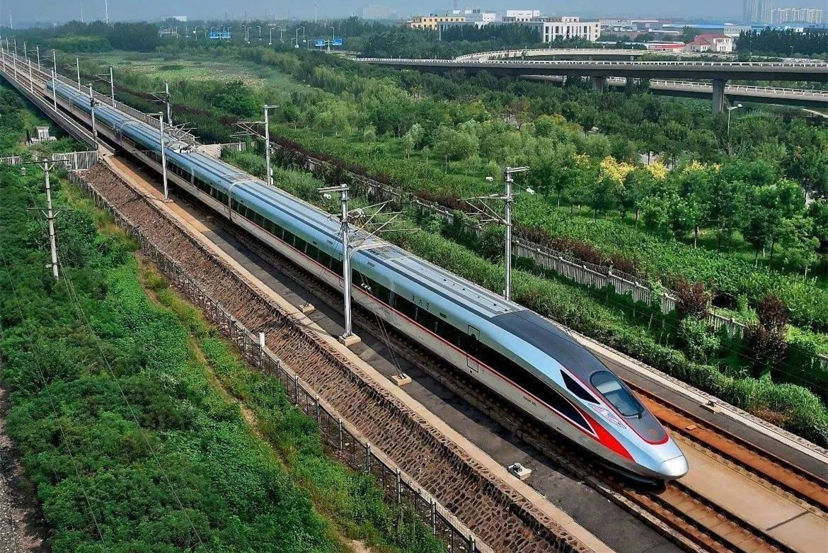 美国高铁预计修18年耗资4800亿，同样距离中国只花了3年