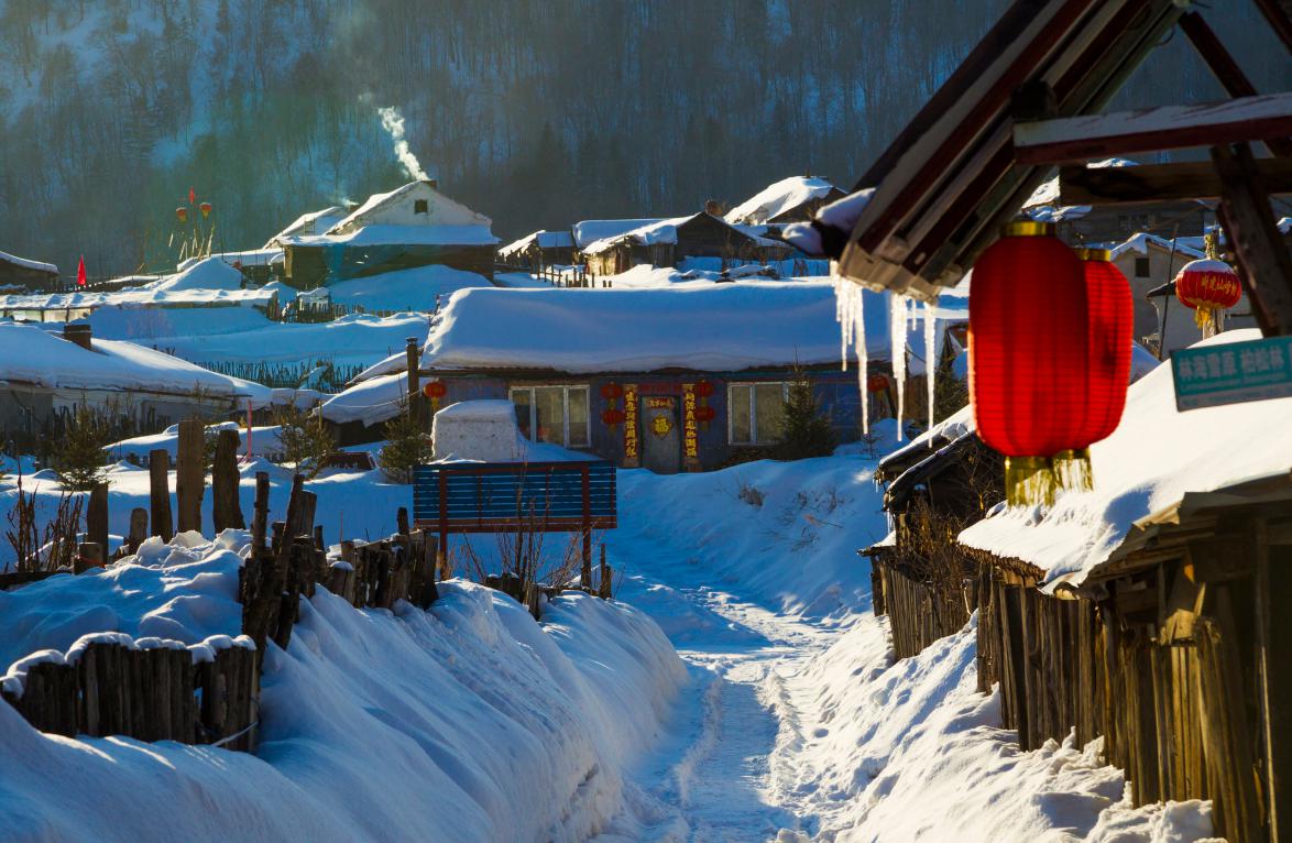 背上行囊，寻找诗和远方，威虎山雪村：踏雪而行，在梦开始的地方