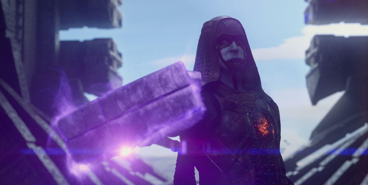 《复仇者联盟3》里, 灭霸为什么可以直接用手