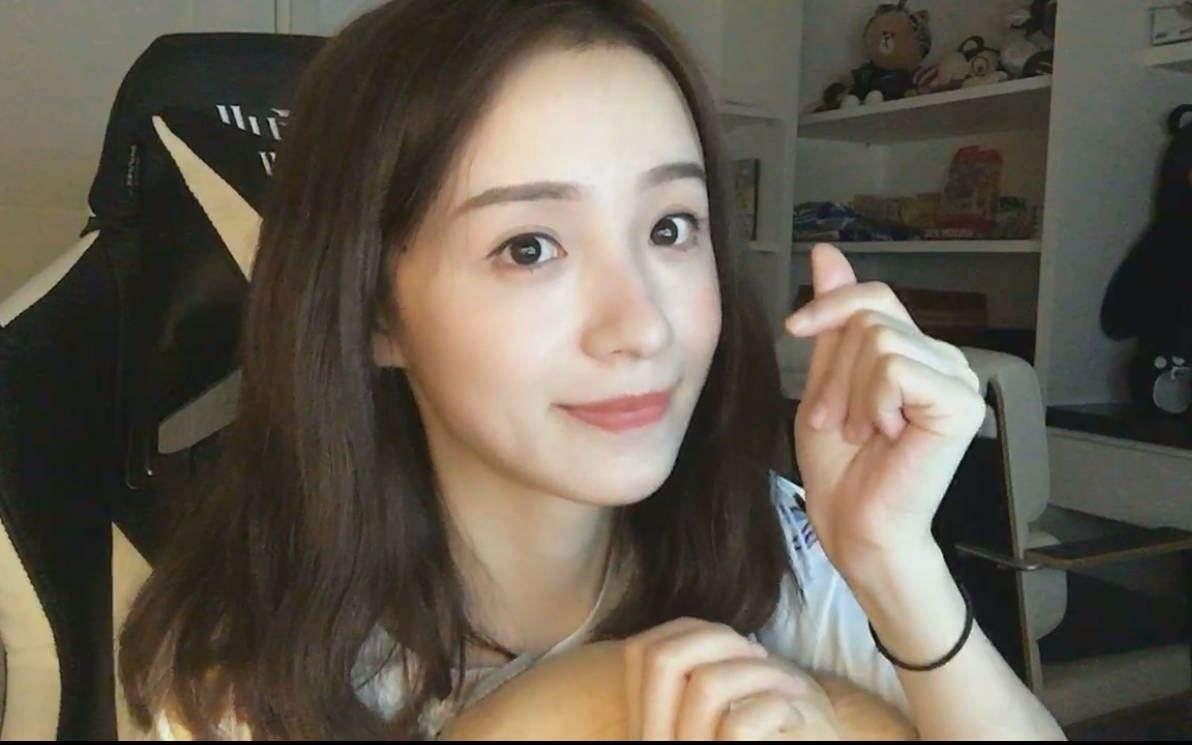 女神二珂宣布回归海鲜直播 时隔数年当年斗鱼歌姬直播阵容归来?