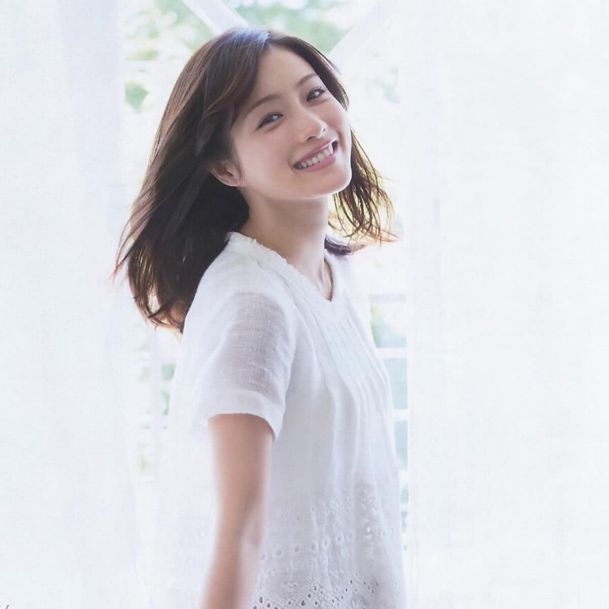 《日刊现代》杂志爆料,石原里美和山下智久似乎是分手了