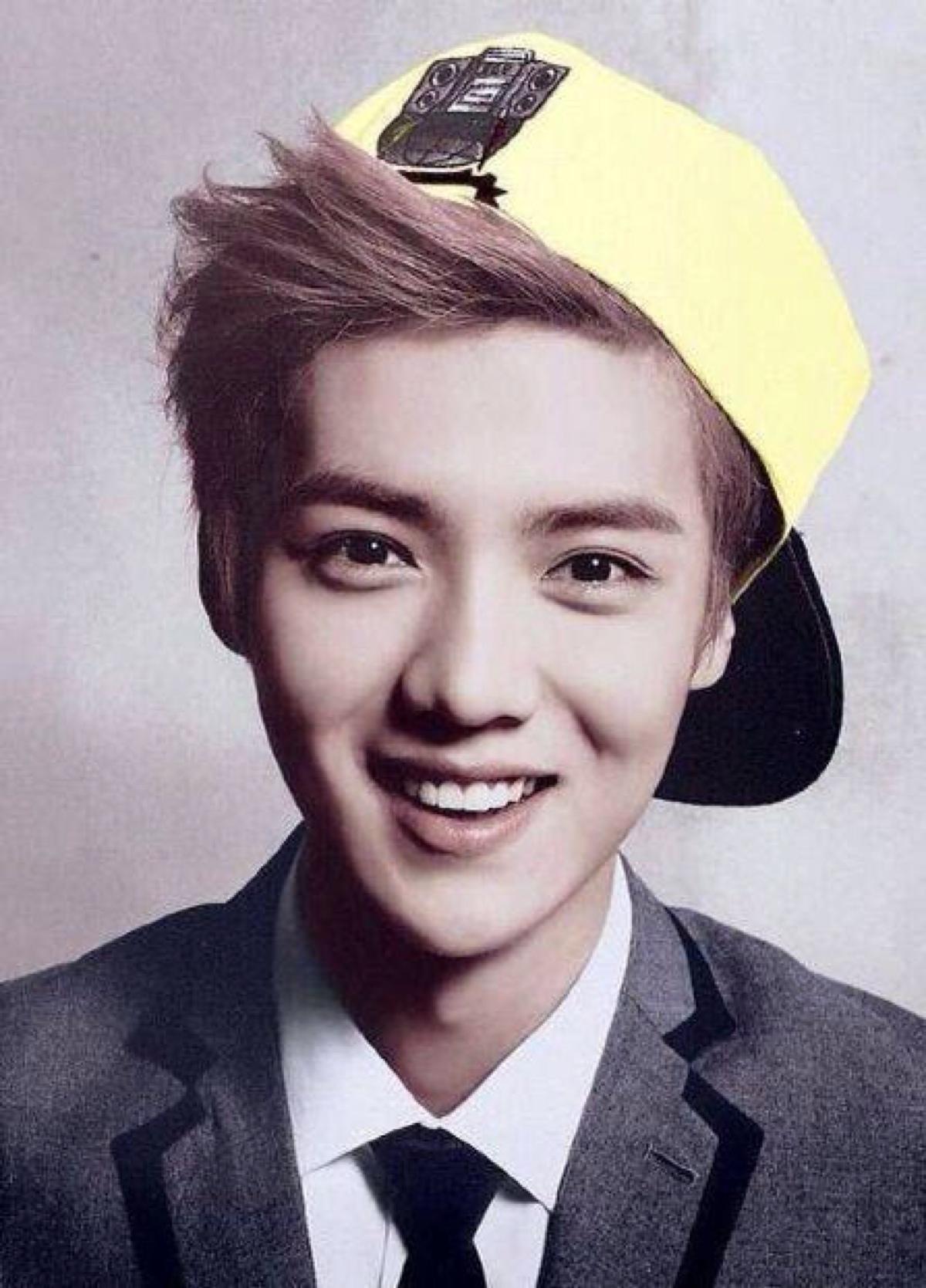 明星年收入排行,吴亦凡第9,鹿晗第2,第一是她,