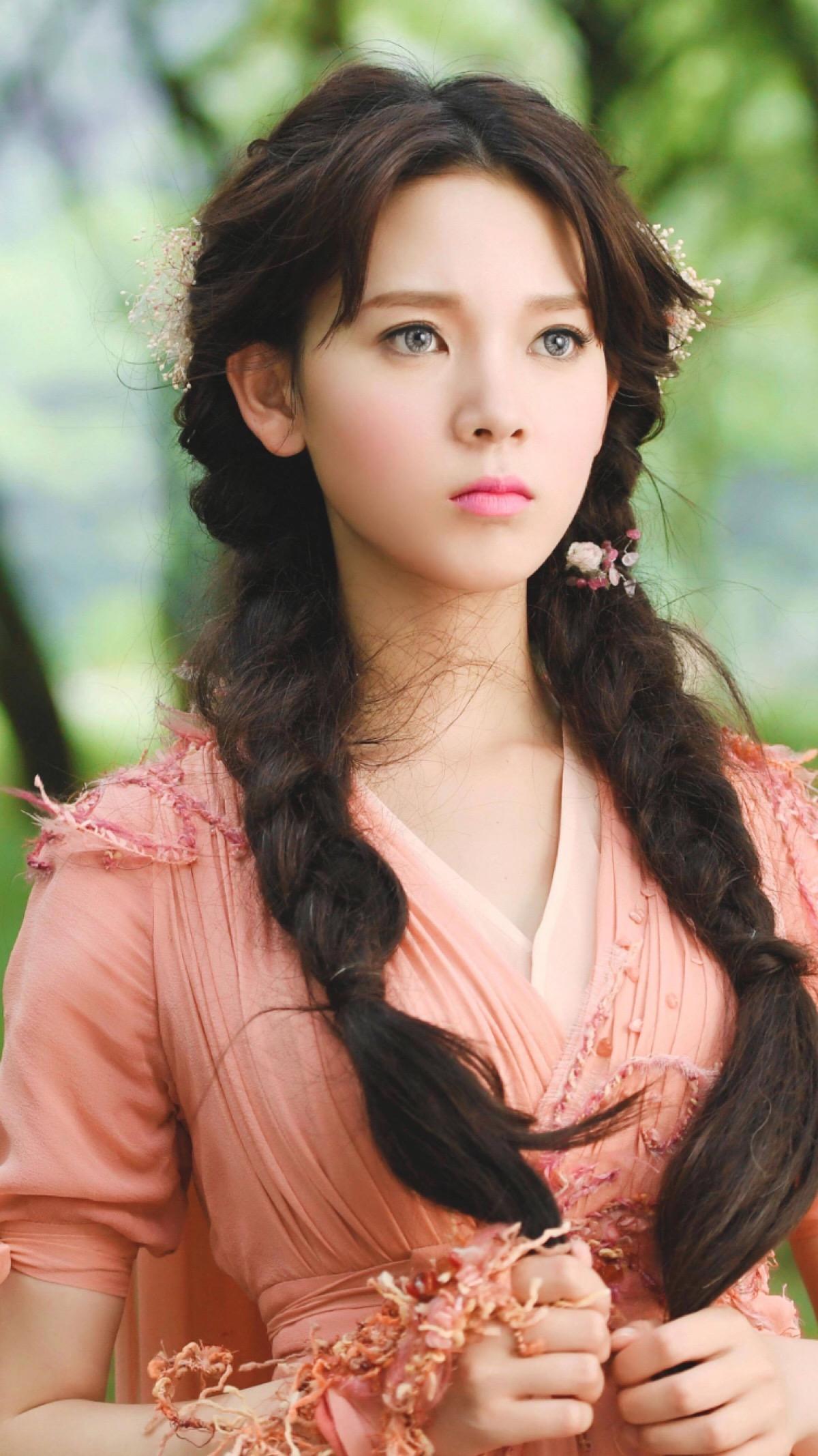 迪奥新成员陈瑶灵动婉约,完全不输女神赵丽颖