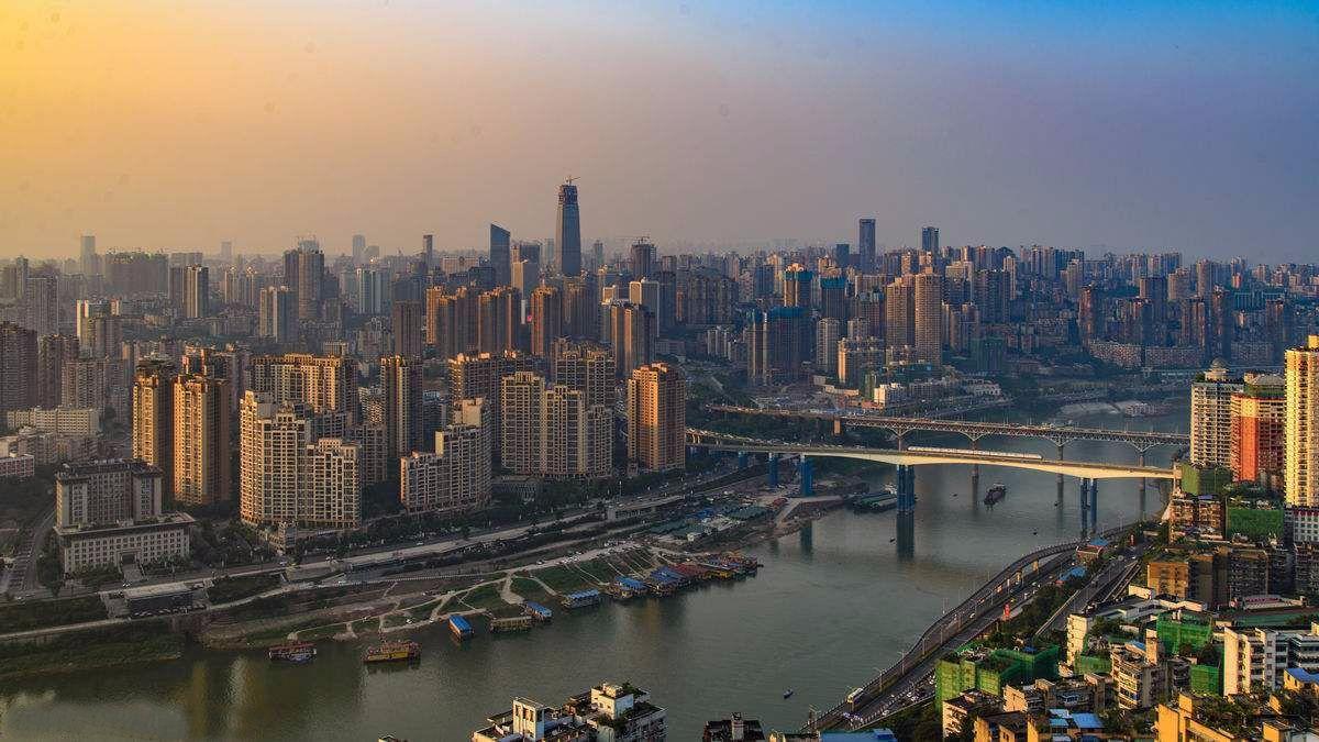 2017年重庆GDP高达19500亿, 超越了天津, 城