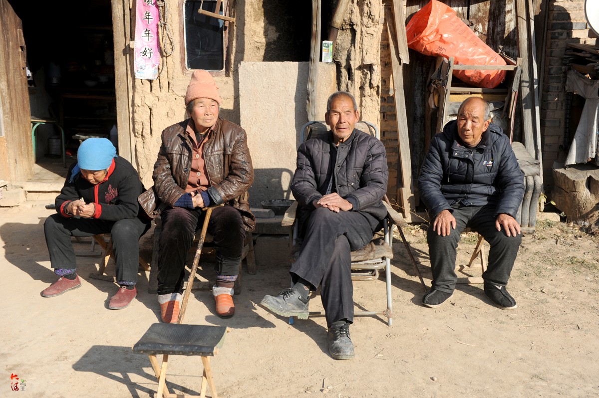 让人心酸落泪无奈，农村老人10张图，直击农村老人的晚年生活_图片