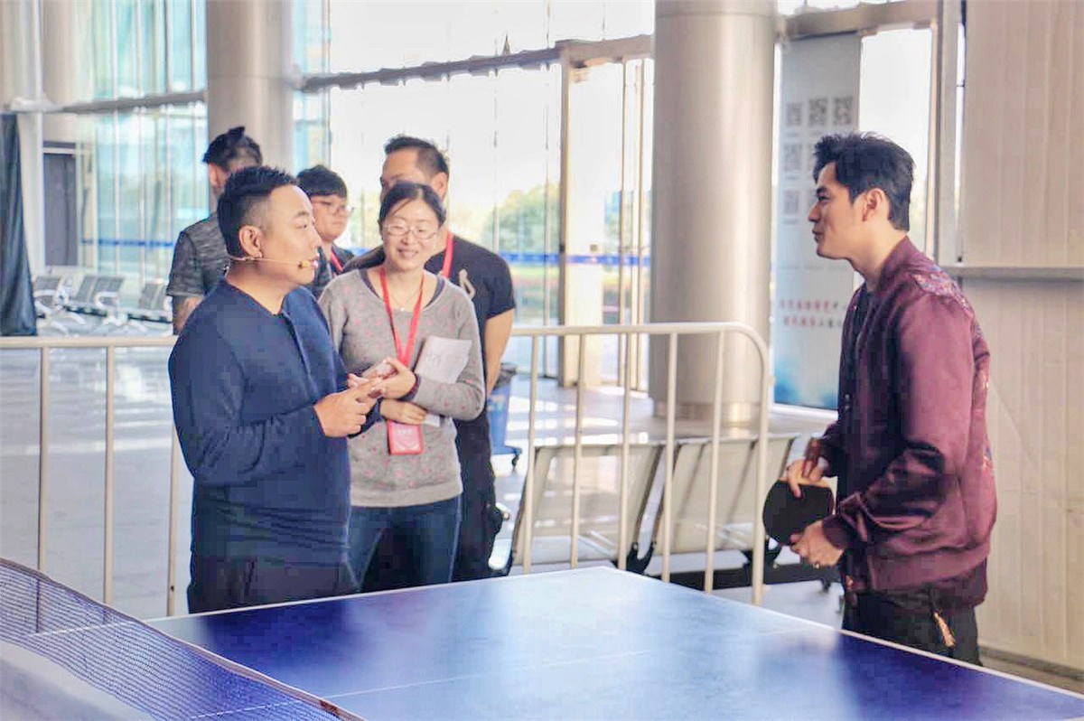 段子手刘国梁又现神回复,夸奖周杰伦乒乓球技