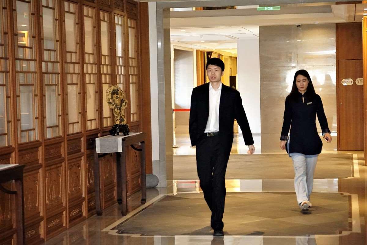 新奥谁举圣杯? 柯洁彭立尧圣诞鏖兵
