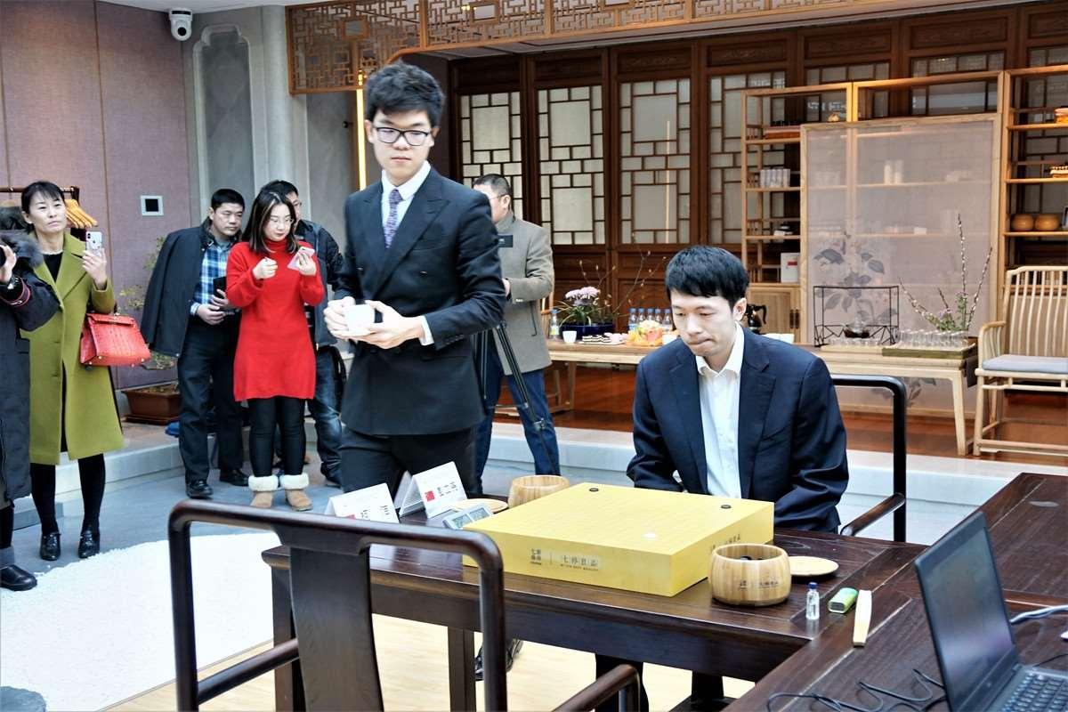 新奥谁举圣杯? 柯洁彭立尧圣诞鏖兵