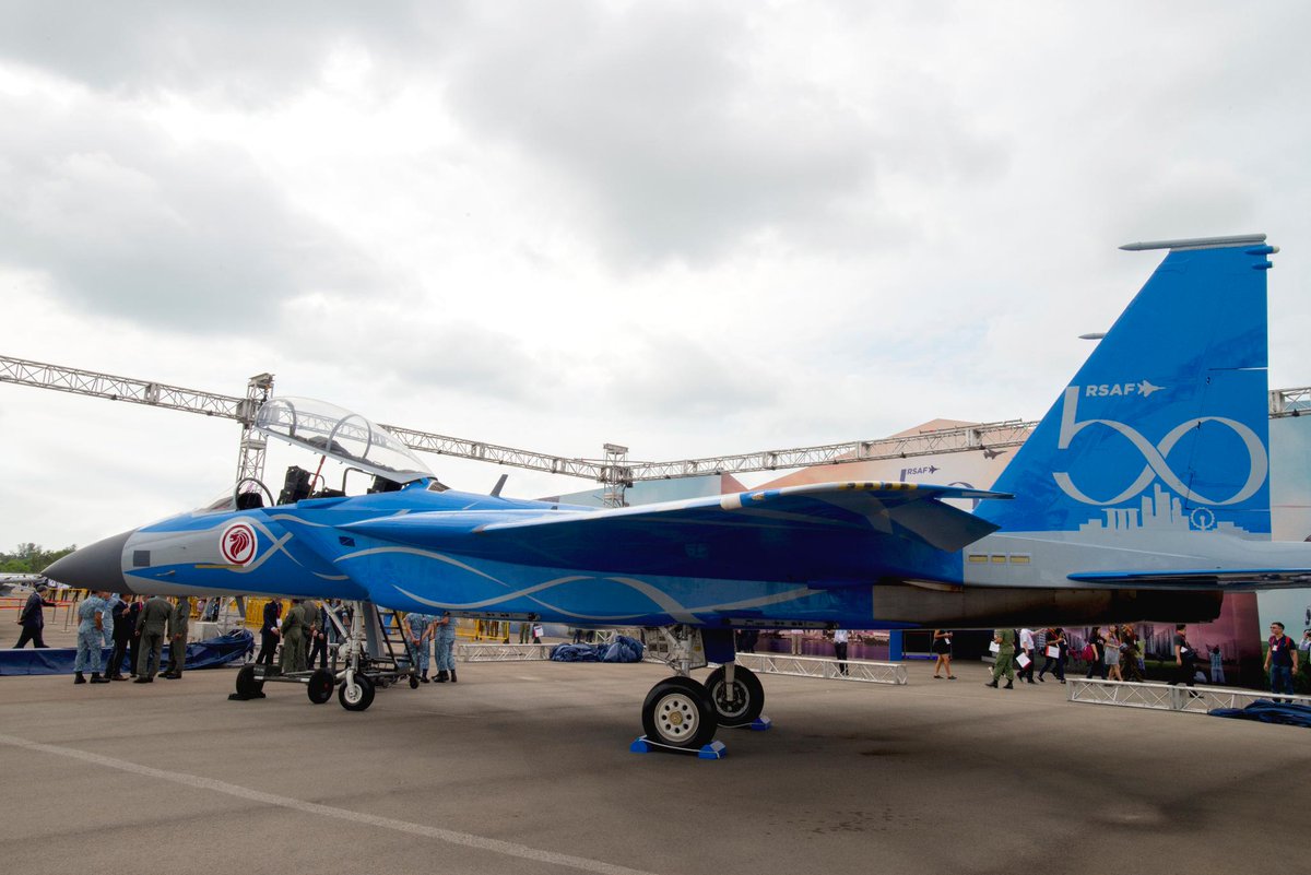 弹丸小国空军成立50周年 f15战机强悍出击 某项能力略