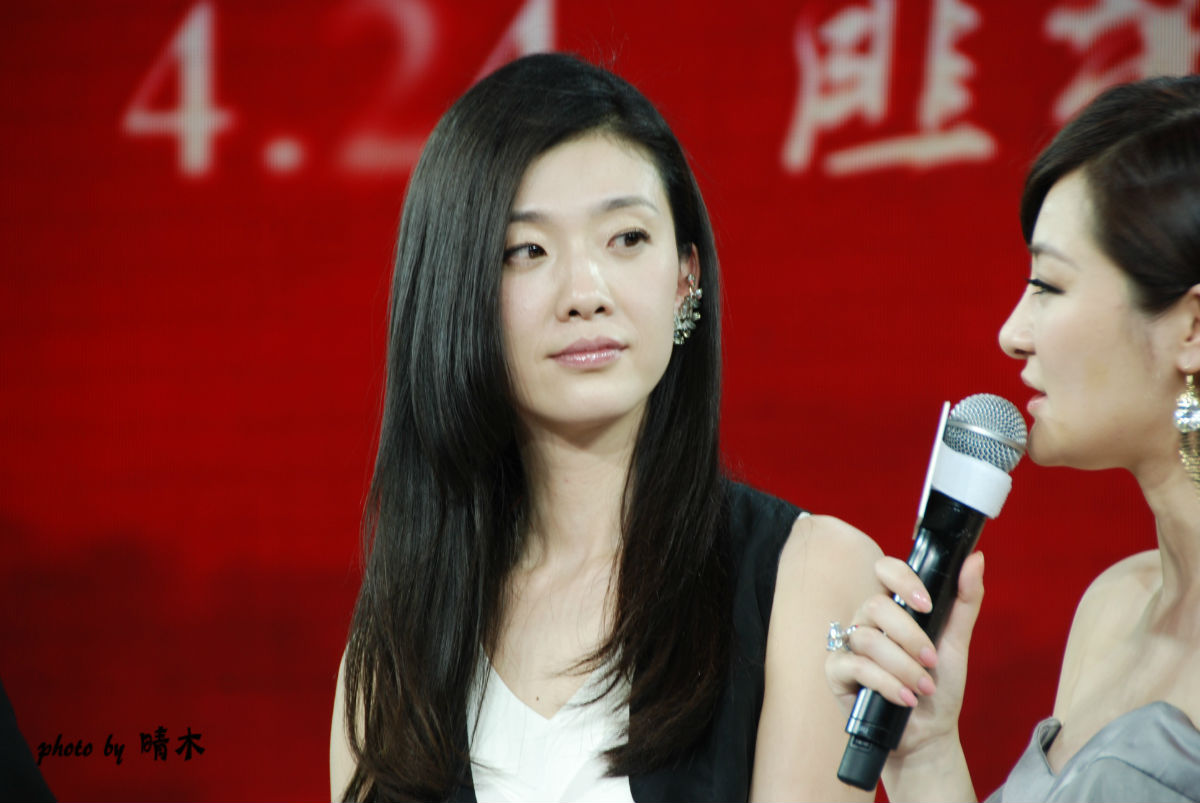 她演《十八岁的天空》爆红,被称小吴倩莲!如今竟嫁给他!