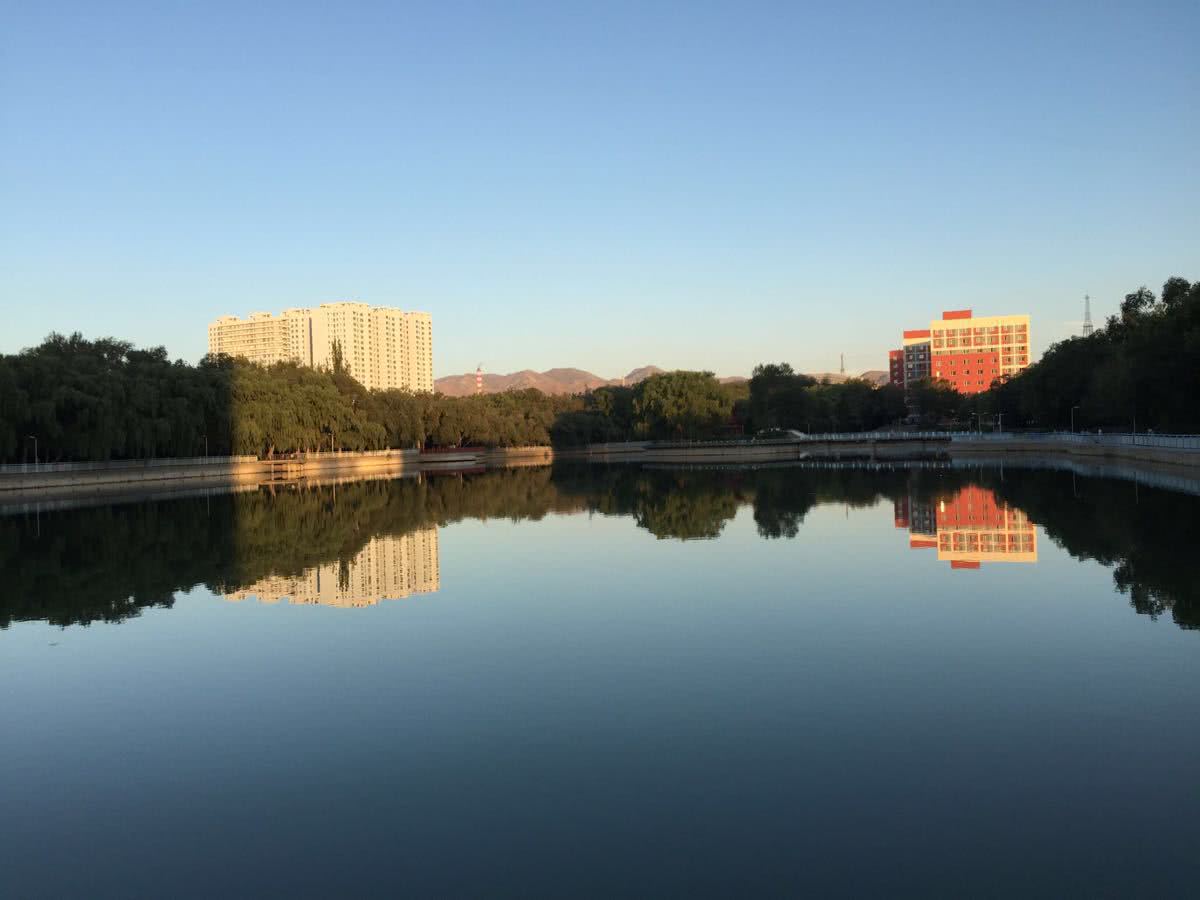 新疆大学红湖