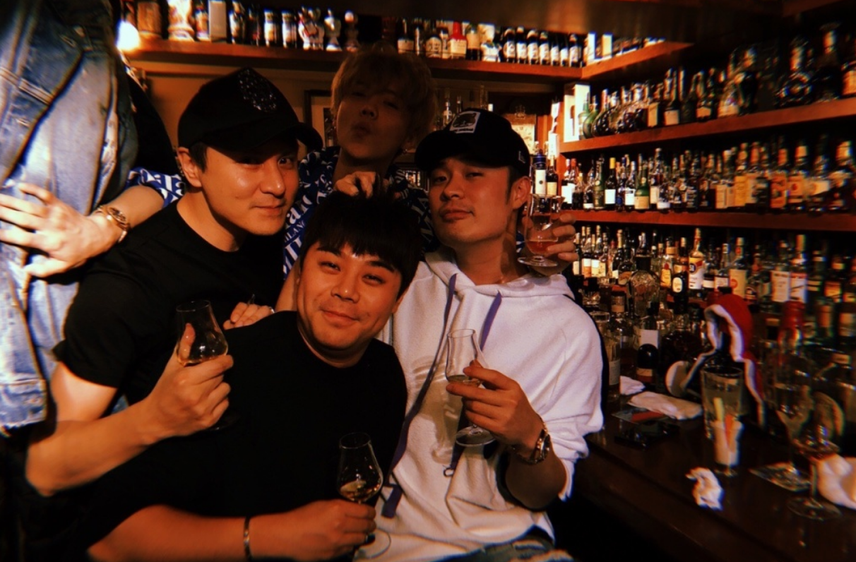 陈赫带鹿晗凌晨两点逛夜店，粉丝喊话：你能把鹿晗灌醉吗？