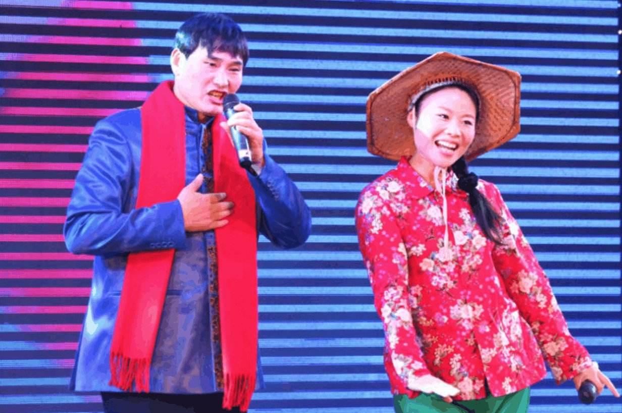 《星光大道》朱之文和草帽姐, 一个朴实发展好, 一个膨胀被封杀