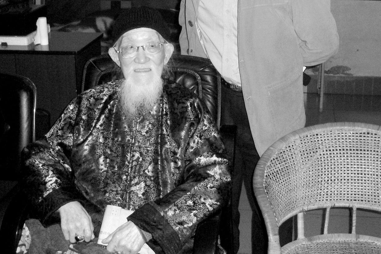 他是民国武术高手, 亲手打死了马歇尔的保镖, 活