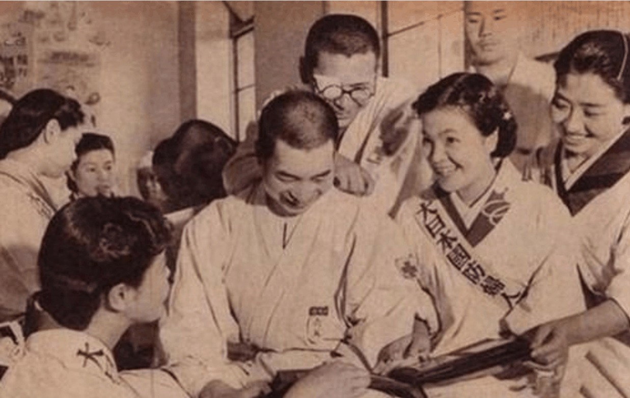 战败投降的日本女兵, 直接在山洞“就地解决”, 下场一个比一个惨