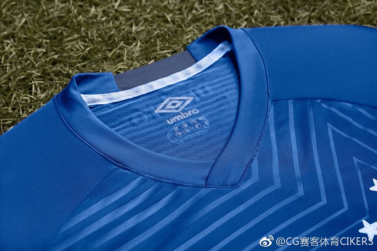 南十字星座!克鲁塞罗2018赛季主场球衣发布!