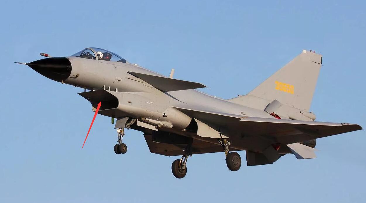 歼10特色的“筷子”进气道,原来是歼8身上搬来的?