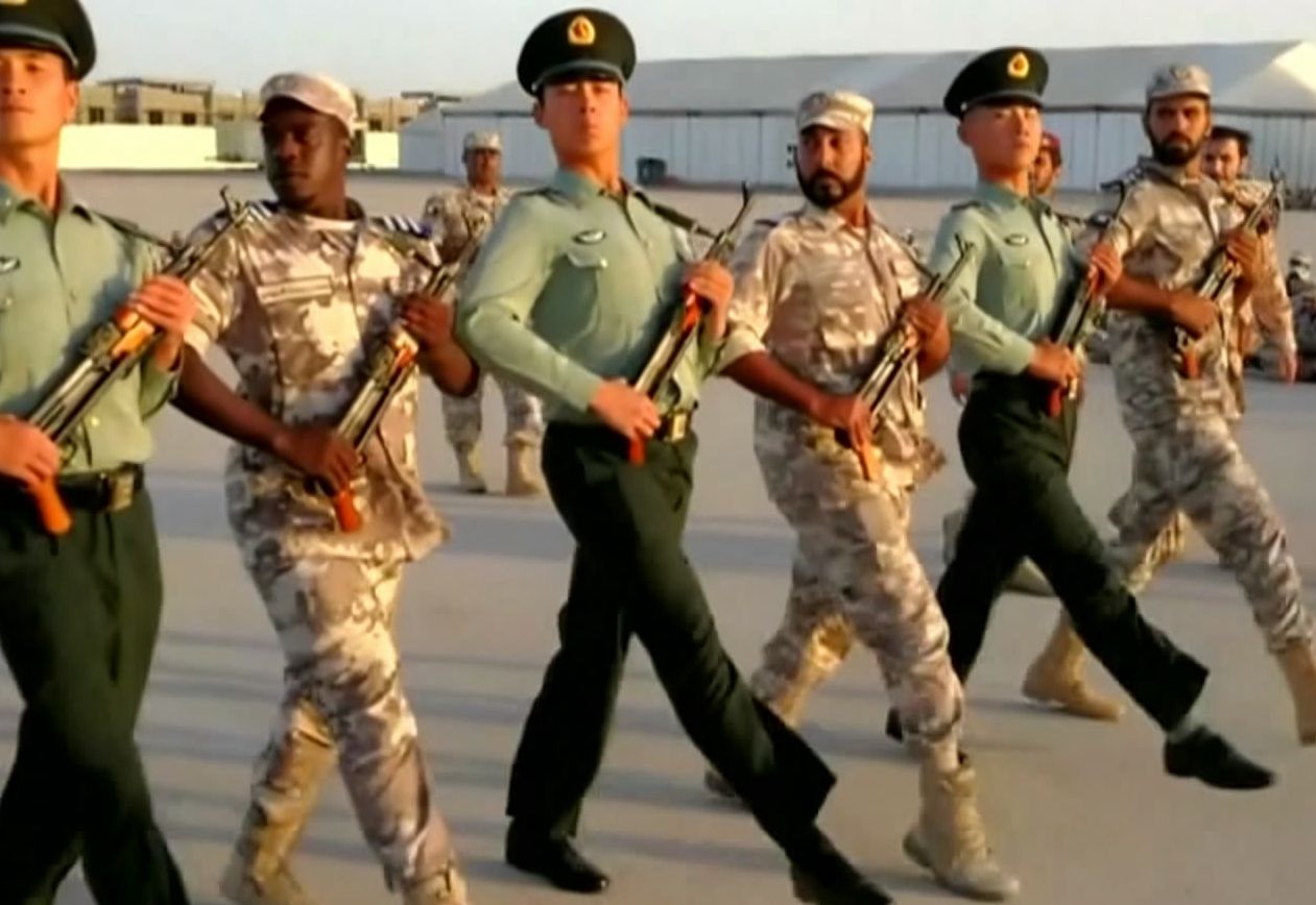 正在悄悄的改变世界，解放军培训一国5000士兵踢正步